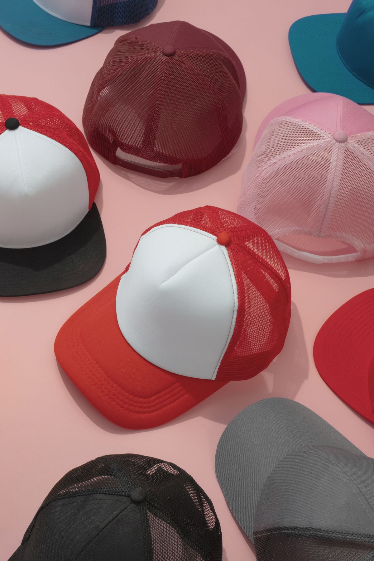 Gorros personalizados con logo — SK Studio